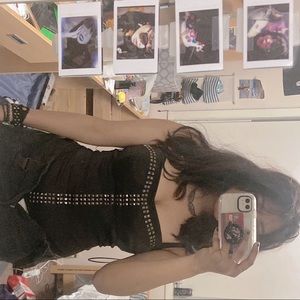 Size MD (8-10) or 35.5"-37.6" black tank top from teenage runaway